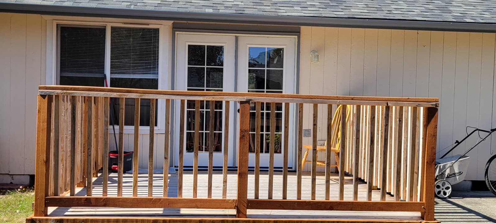 Sunny backyard deck at Elgon House
