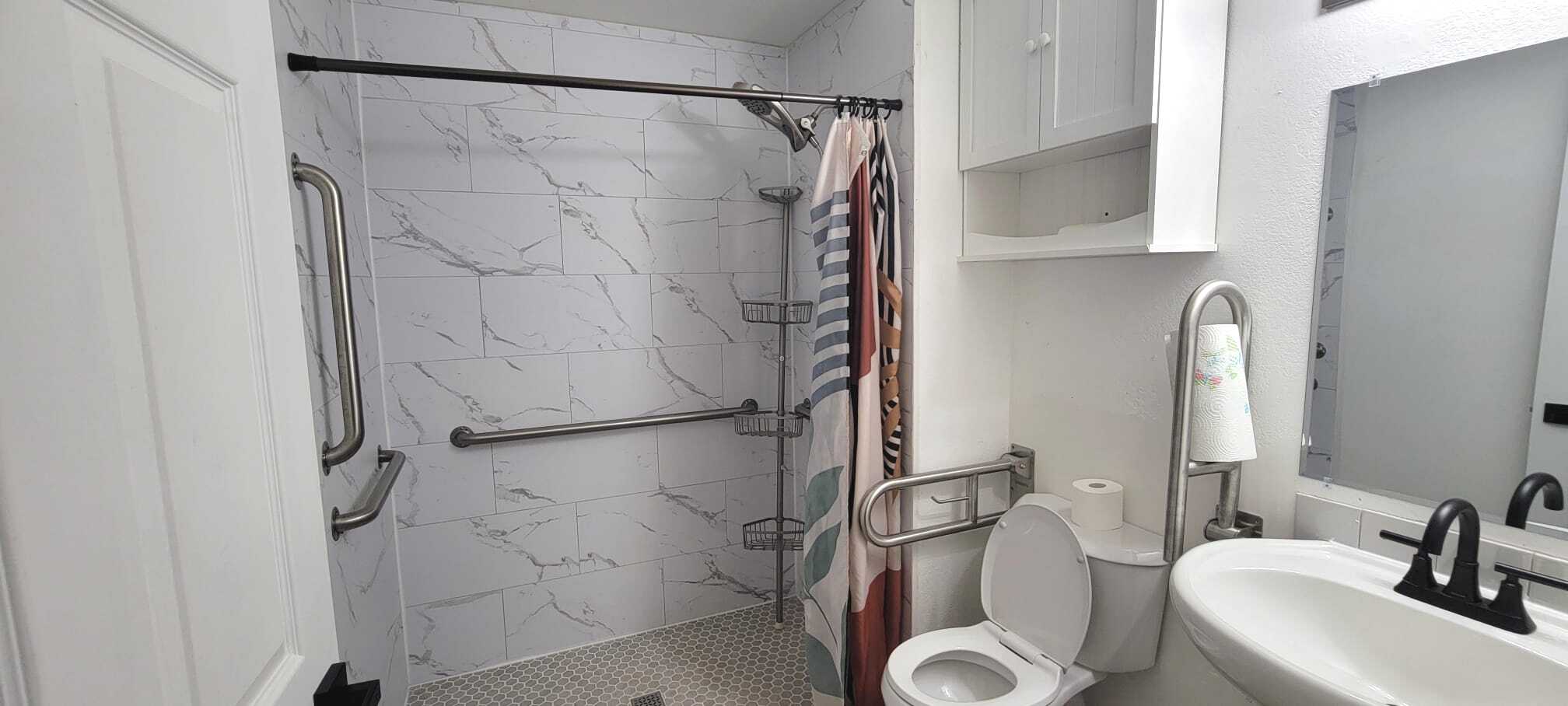 Shared bathroom at Elgon House