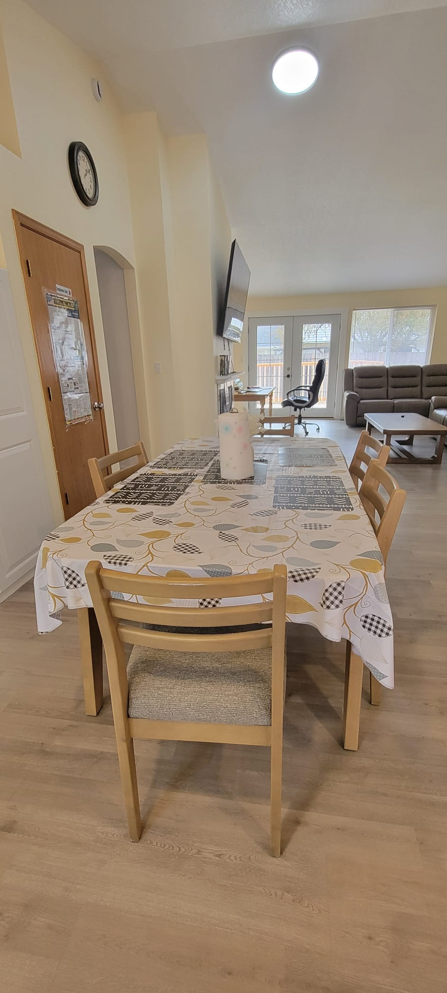 Welcoming dining and living area at Elgon House